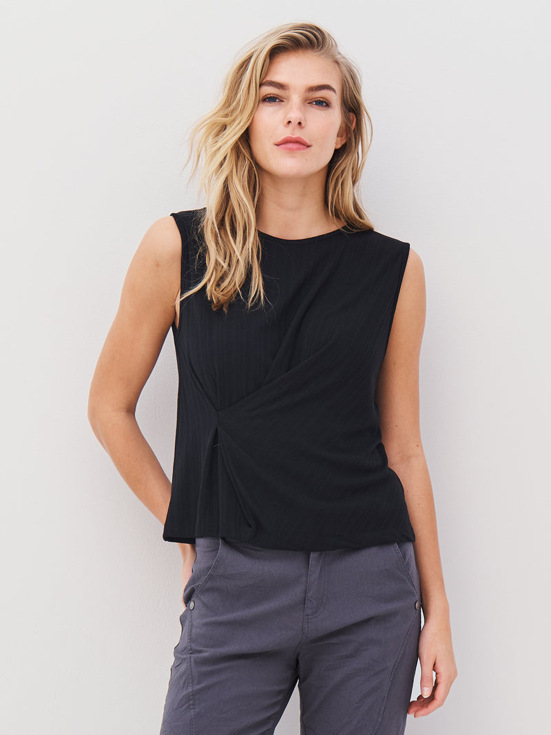 NÜ ABIHA top Tops en t-shirts Zwart