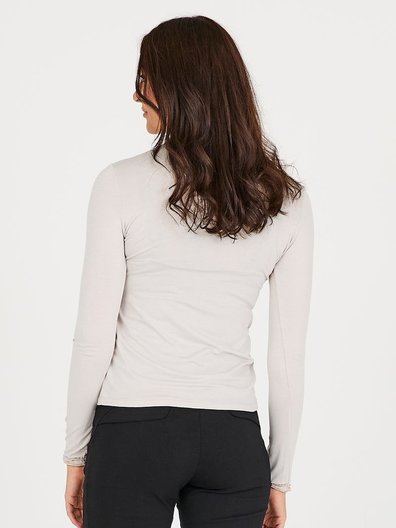 NÜ ADELE coltrui t-shirt Tops en t-shirts 112 Bone