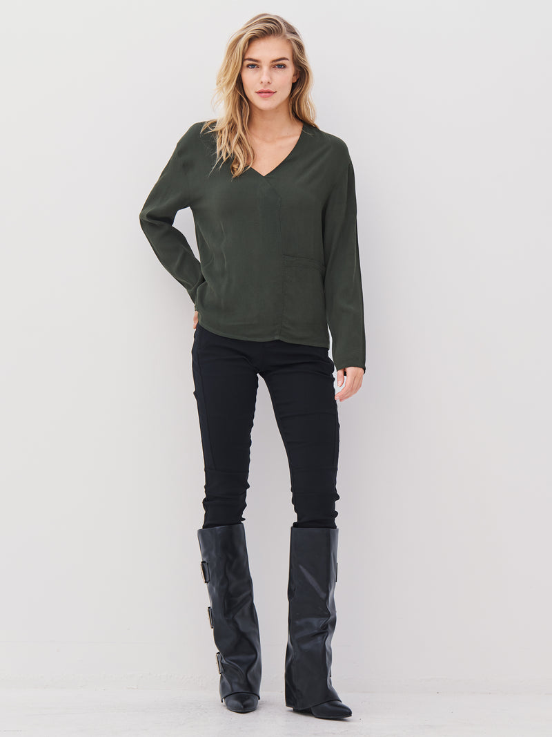 NÜ ANNI V-hals blouse Blouses 385 Dark Green