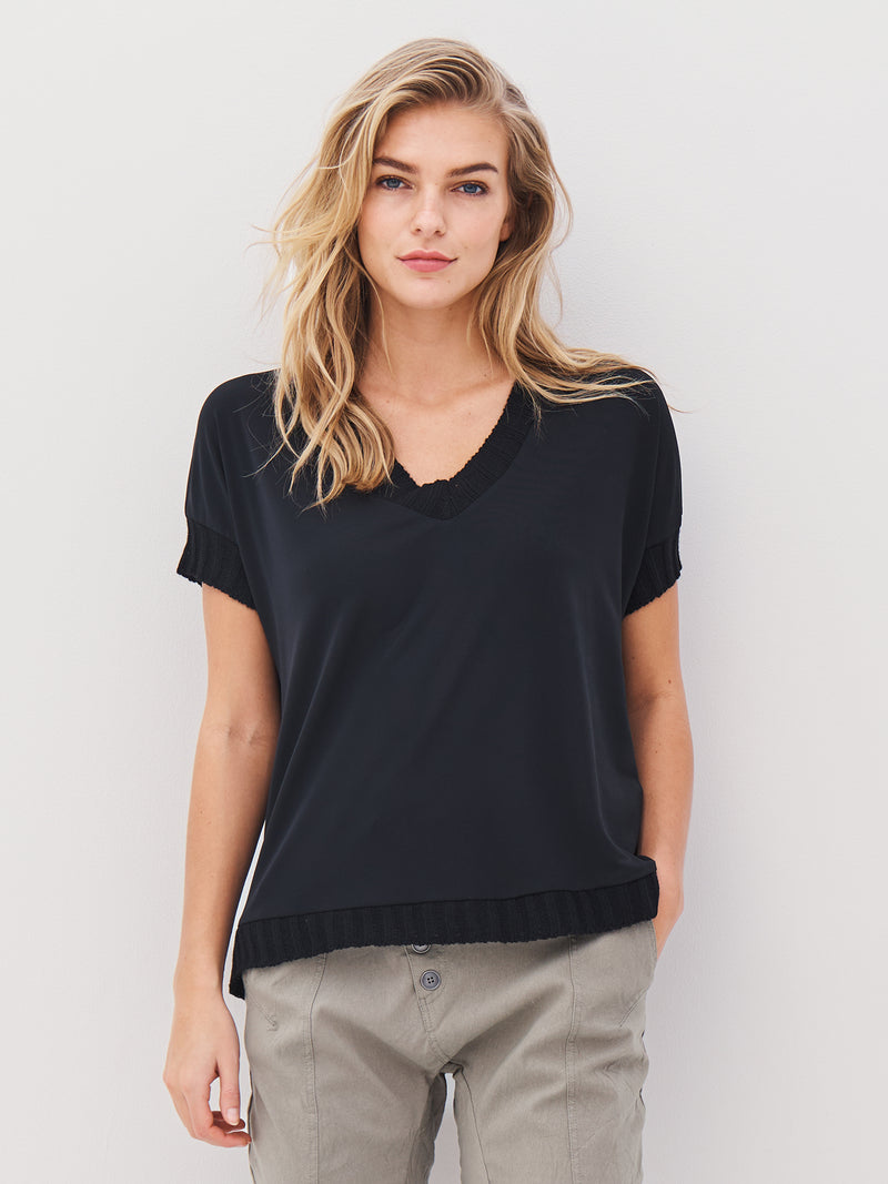 NÜ ANNIA top Tops en t-shirts Zwart