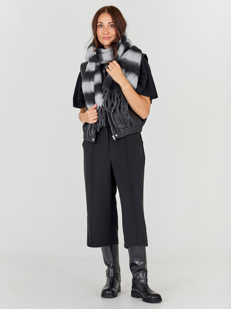 NÜ Aya Sjaal Streep Accessoires Zwart mix