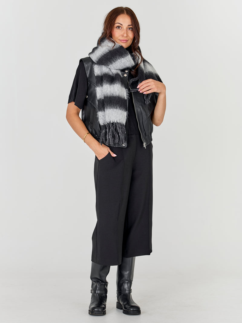 NÜ Aya Sjaal Streep Accessoires Zwart mix