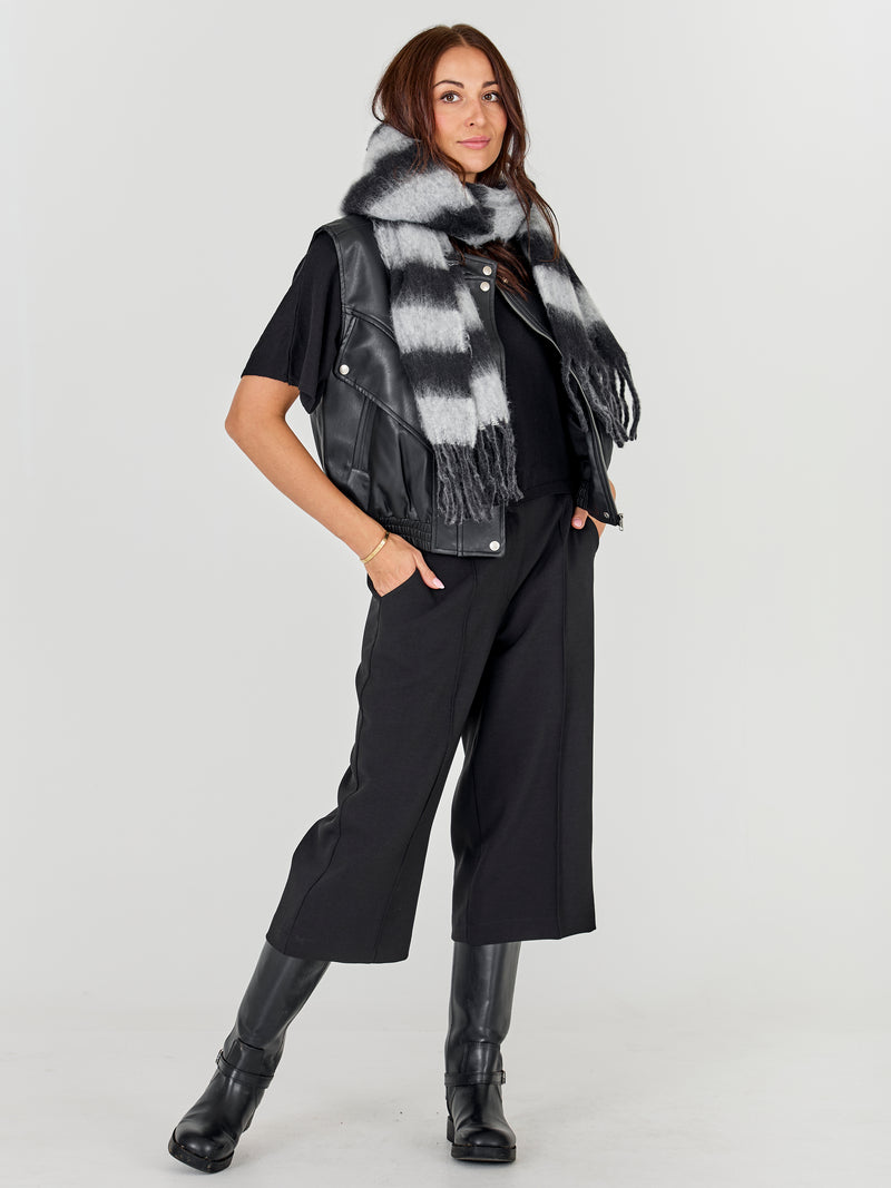 NÜ Aya Sjaal Streep Accessoires Zwart mix