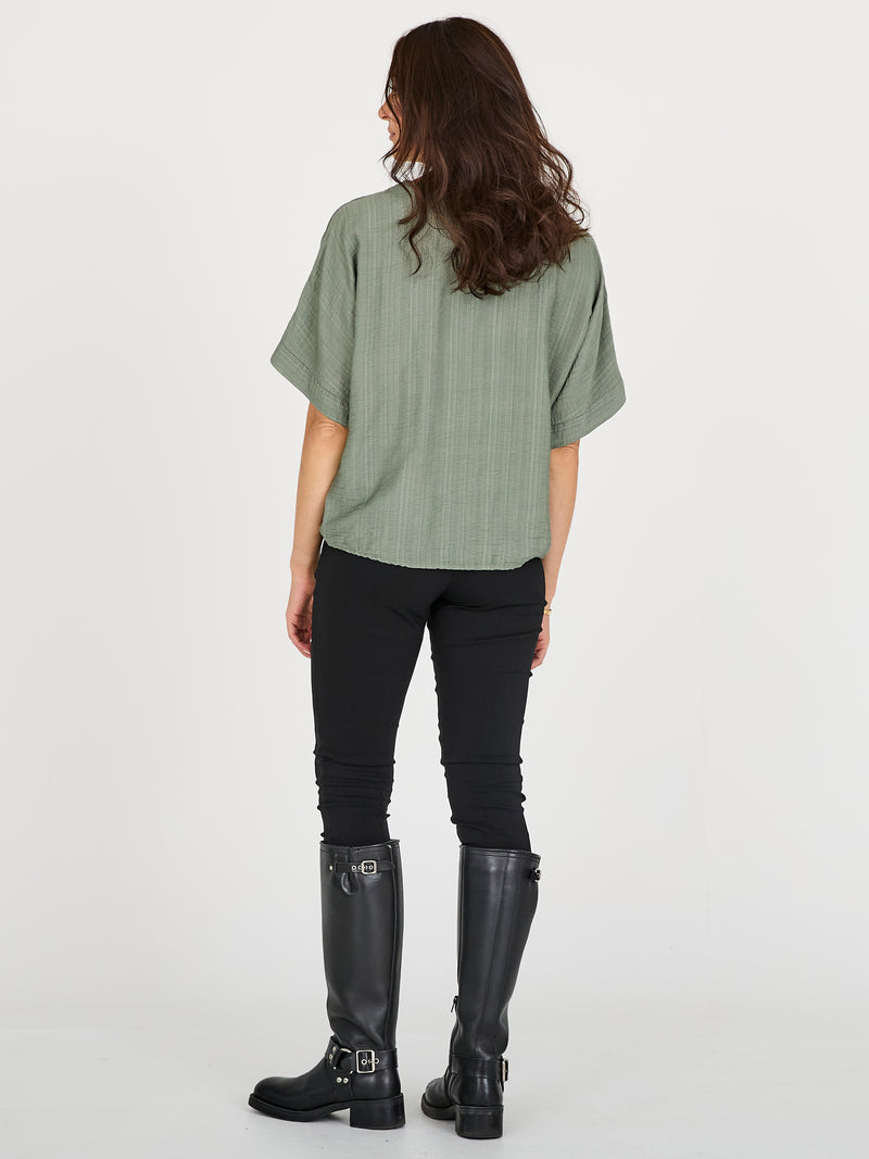 NÜ CINDA blouse Tops en t-shirts 393 Army
