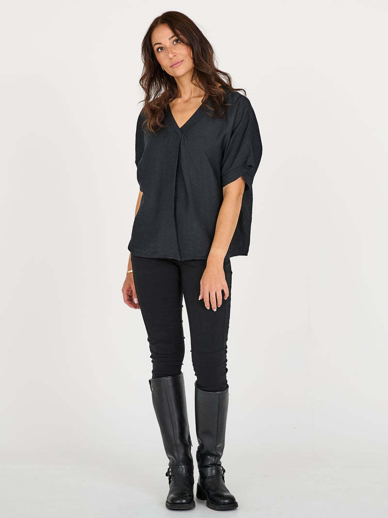 NÜ CINDA blouse Tops en t-shirts Zwart