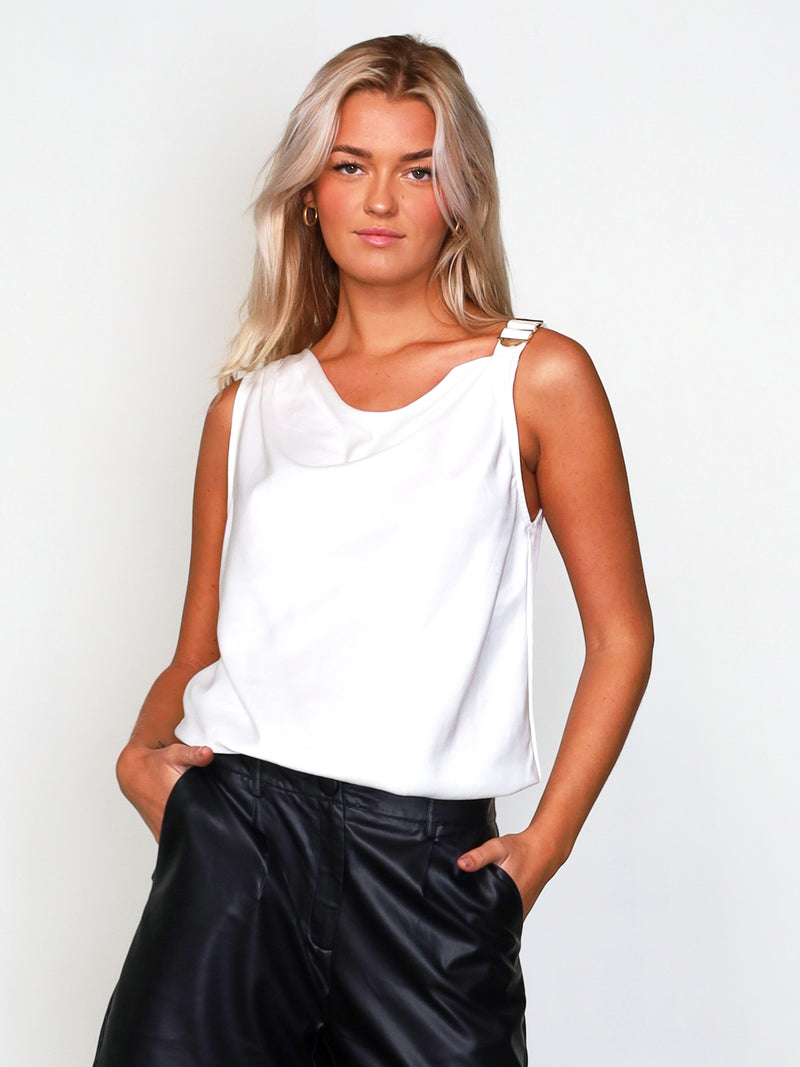 NÜ URA top Tops en t-shirts 110 Creme