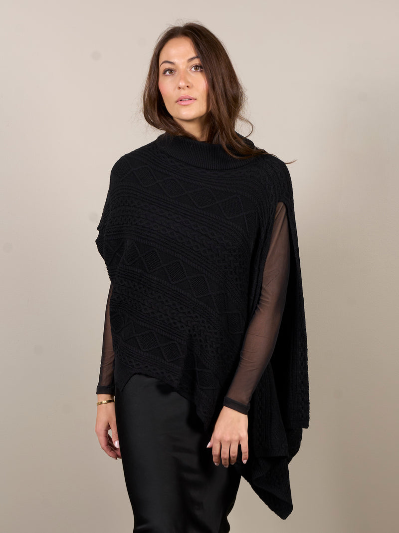 NÜ VILNA gebreide poncho Ponchos Zwart