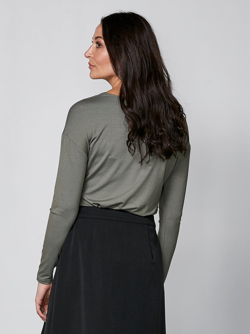 NÜ YASMI longsleeve t-shirt Tops en t-shirts 316 Olive