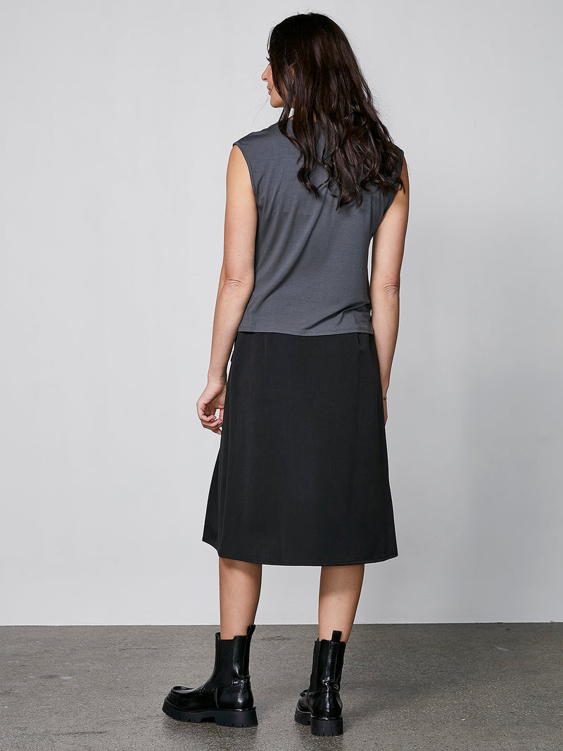 NÜ YASMI top Tops en t-shirts 987 dark grey