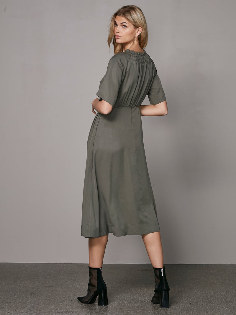 NÜ YMKE riemjurk Jurken 316 Olive